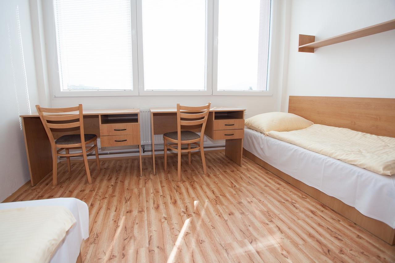 Koleje Ujep Albergue Ústí nad Labem Exterior foto